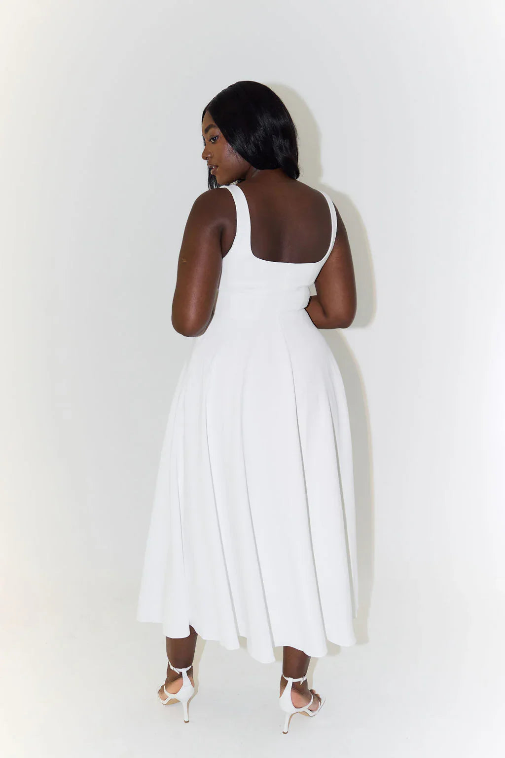 Elegant Sleeveless Midi Dress